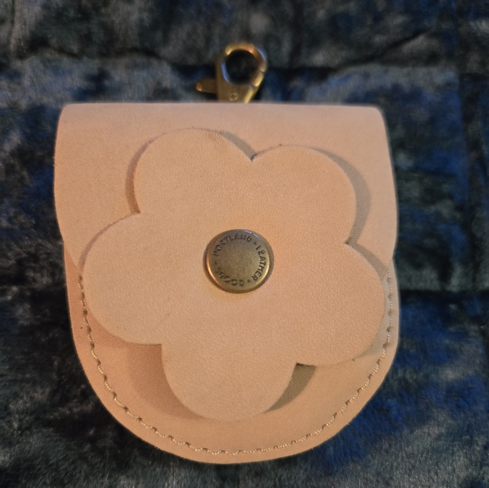 Portland Leather Beige Leather Coin Pouch with Flower Design